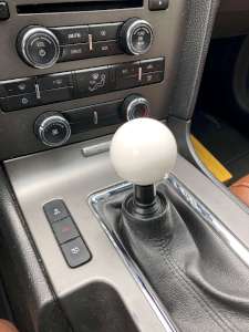 The new Bullitt-style knob looks and feels a lot better. (click to enlarge)